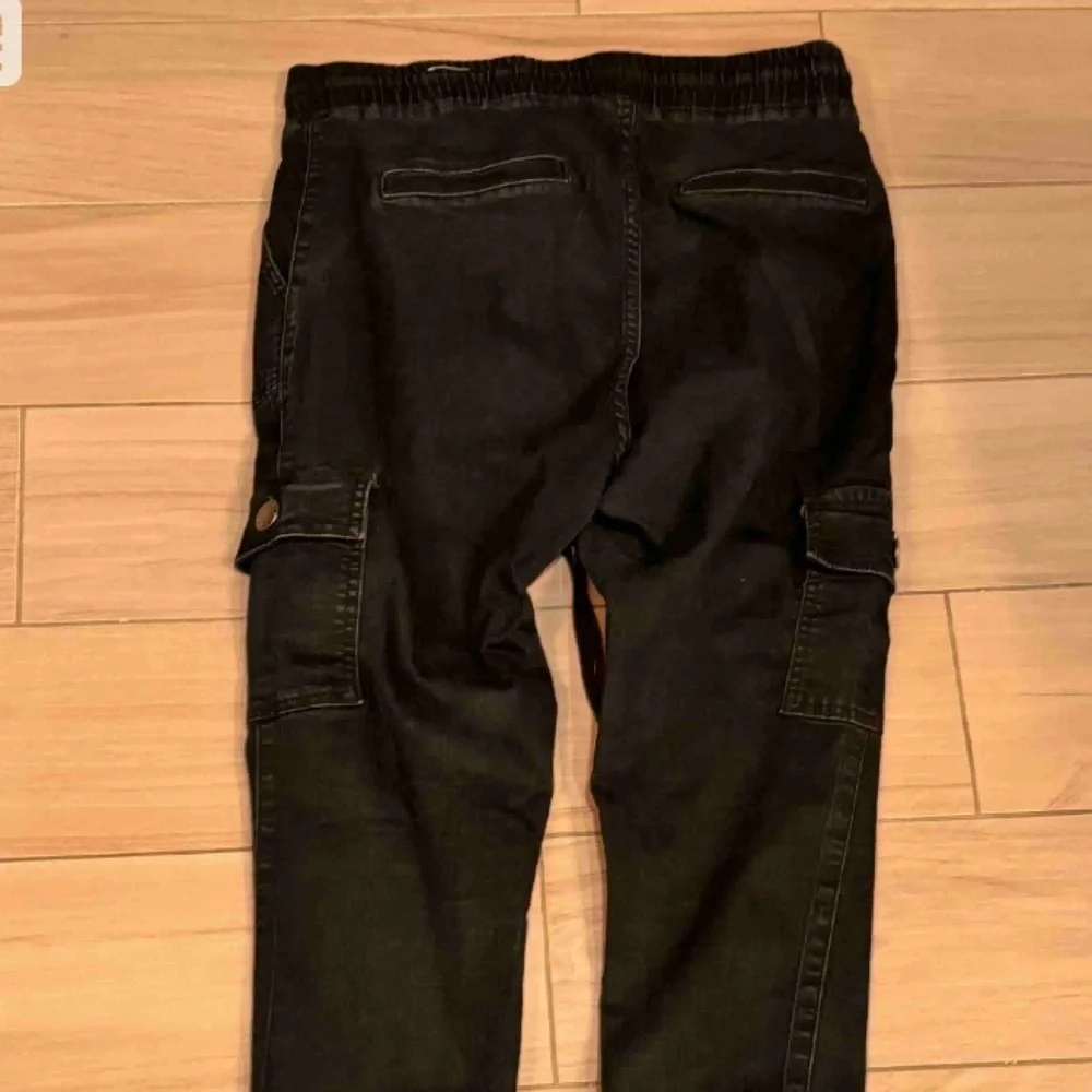 VIP Black Cargo Jogger Pants size 13x30 juniors 13